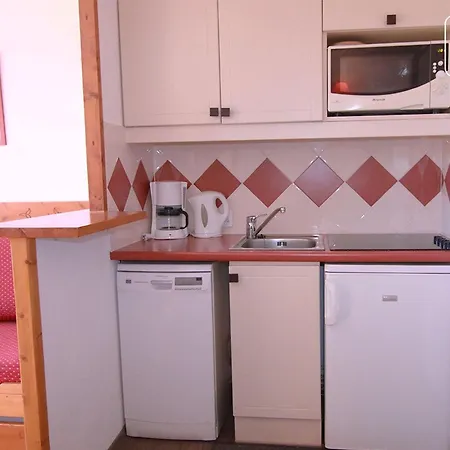 Cosy 4 Pers Avec Balcon Sud/est, A 100m Des Pistes Et Commerces - - Fr-1-405-84 *